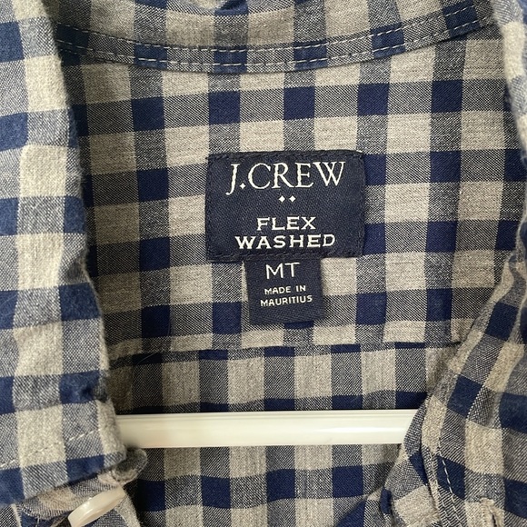 NWOT JCrew men’s long sleeve casual button down - Picture 3 of 3